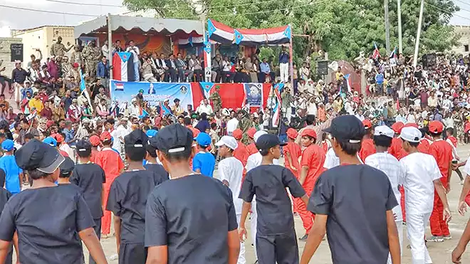 خلال الاحتفاء بعد الاستقلال..